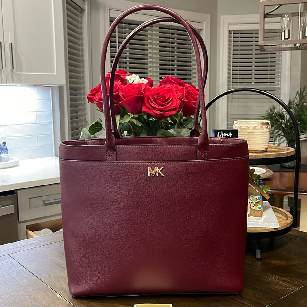 Michael Kors Large Tote - Maddie